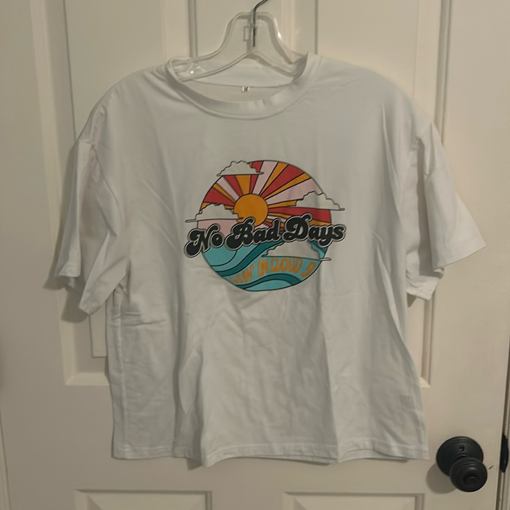 No bad days graphic tee